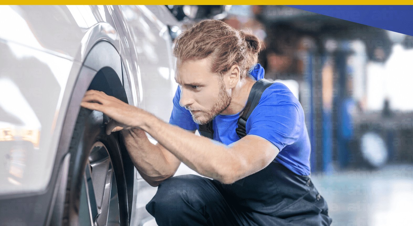 <p>A cena não é rara nas férias: um carro parado no acostamento, o capô aberto e a família desolada esperando o socorro. Sim, a falta de manutenção do carro pode atrapalhar a viagem. Para evitar esse tipo de "dor de cabeça" é necessária uma revisão preventiva! Então, quais itens verificar?<br />
✓ Freios - este item ocupa o topo da lista. Vale a pena revisar discos, pastilhas e qualquer outro componente relacionado à frenagem do seu veículo<br />
✓ Pneus - incluindo o estepe, também são itens indispensáveis do check-up de férias. É preciso observar se eles estão muito desgastados ou com bolhas<br />
✓ Alinhamento e balanceamento - você sabia que seu carro pode precisar de alinhamento e balanceamento se acertar um buraco ou a calçada, por exemplo? Por isso é importante checar antes de pegar a estrada. Não vale a pena esperar até sentir vibrações ao volante ou perceber que o carro está puxando para um dos lados durante a viagem<br />
📢 Na verdade, a mecânica do veículo deve estar sempre em dia, o ideal é não realizar revisões só quando for pegar estrada e sim programá-las e fazê-las de forma preventiva! <br />
Existem outros itens que precisam ser verificados num check-up. Quer saber quais? Continue seguindo nossas redes sociais, pois continuaremos falando sobre o assunto. Se gostou, compartilhe essas informações!! 😉</p>
